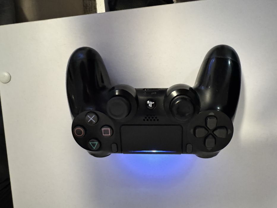 PS 4 Slim у чудовому стані