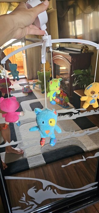 Продам музыкальный мобиль в кроватку