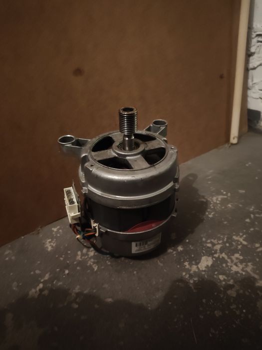 Silnik pralki indesit