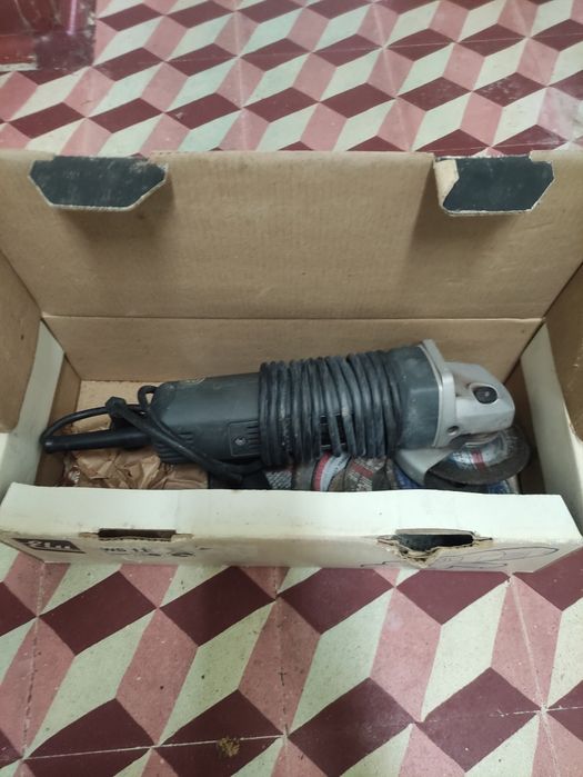 Rebarbadora de 680W