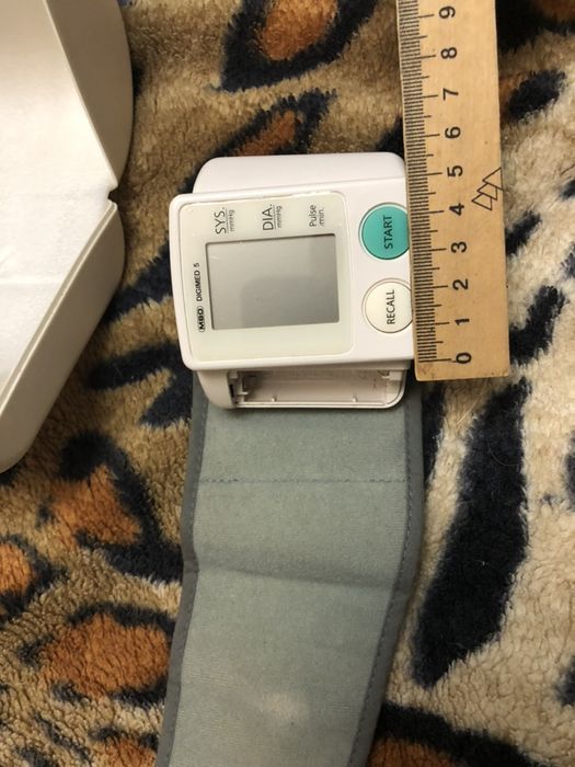 Тонометр мерять давление