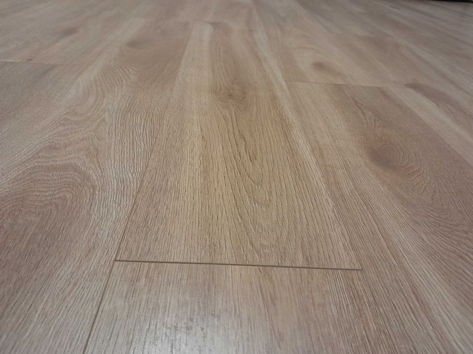 Panele podłogowe SWISS KRONO Dąb Livia 10 mm AC 5 I 9 szt.