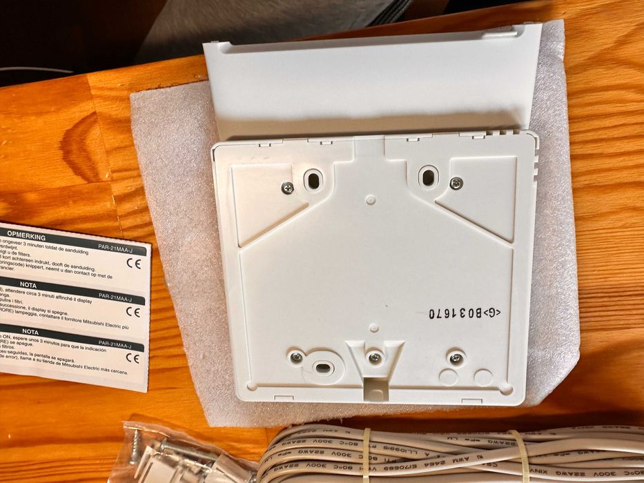 Sterownik ścienny PLC Mitsubishi Electric PAR-21MAA