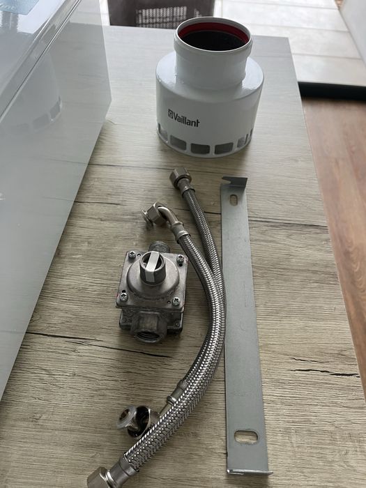 Esquentador gás 17 Litros, estanque e termostático, tecnologia lowNOX