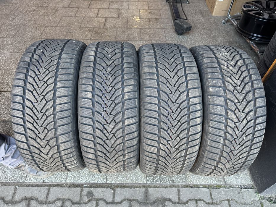 Opony zimowe 275/45 R20 Uniroyal Winter Expert 2025 rok