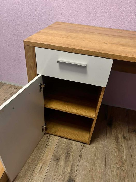 Biurko z szafką i szufladą