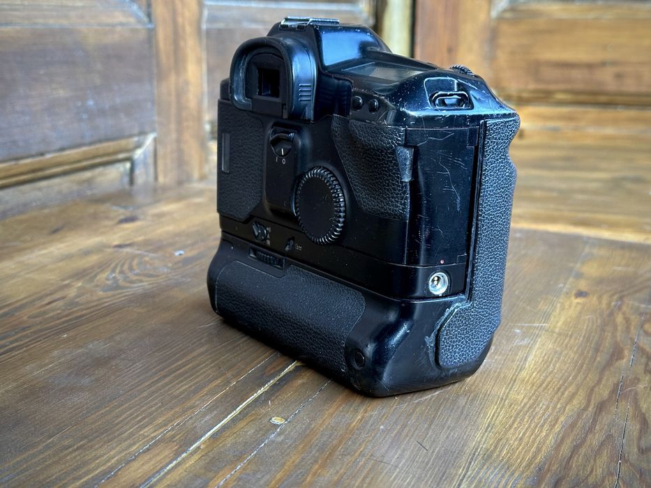 Canon EOS-1 Power Booster