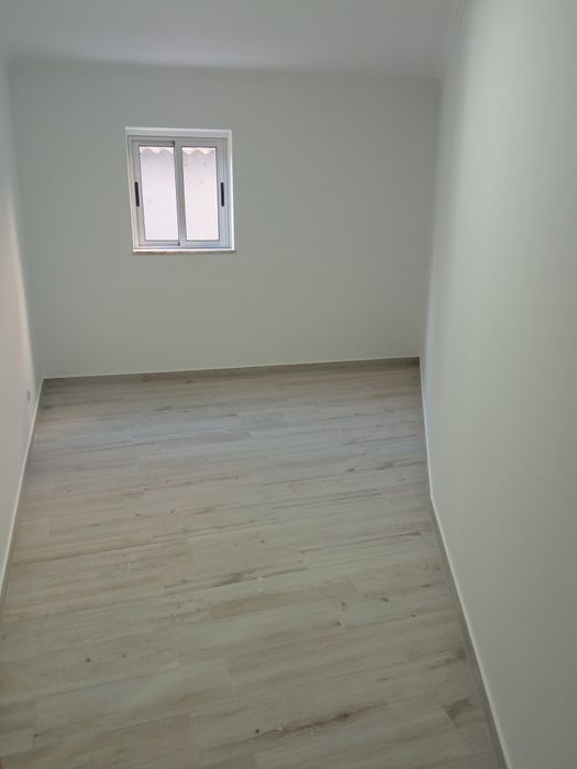 Alugo apartamento T2