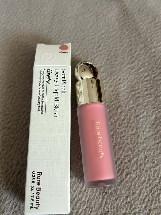 Róż blush w płynie różowy 7.5 ml happy rare  beauty