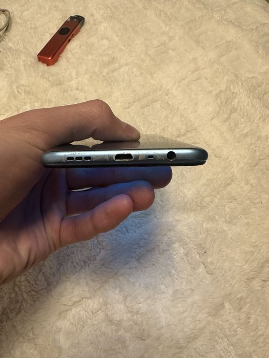 Телефон Oppo.