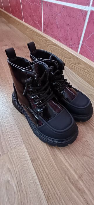 Ботінки для дівчинки