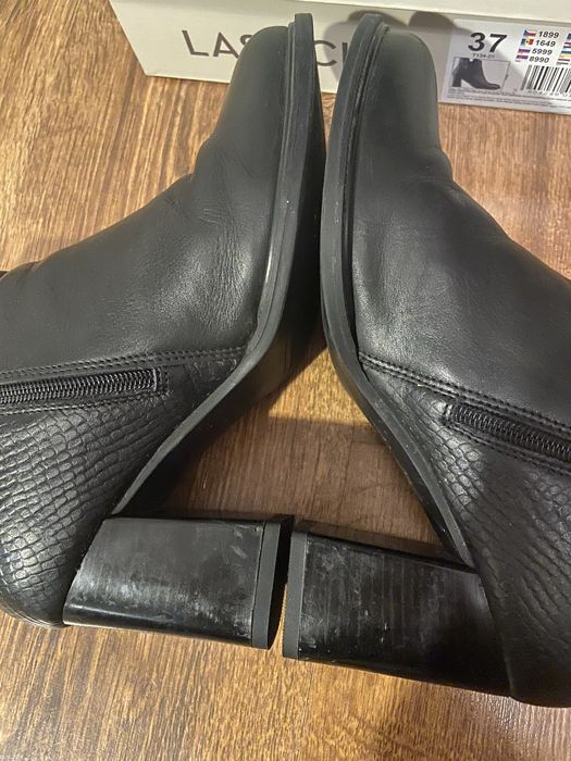 Czarne skórzane botki na obcasie Lasocki 37 viral jesień