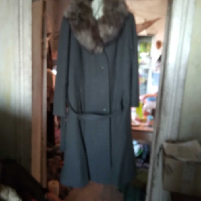 Зимнее пальто с чернобуркой