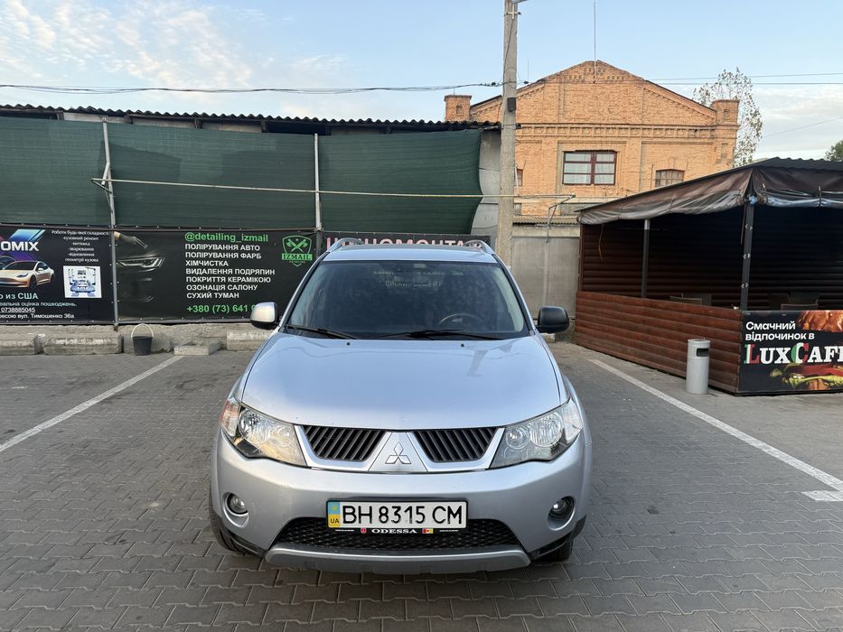 Продам митсубиши аутлендер XL