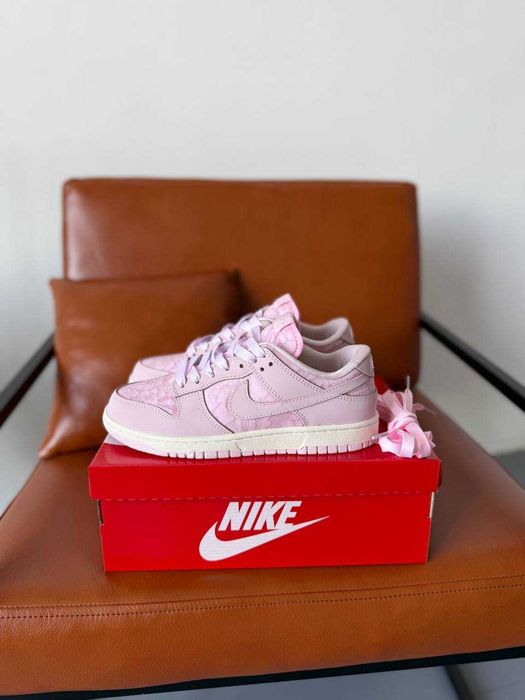 Жіночі кросівки Nike Dunk Low Wmns Lace Pack рожевий 1076 ТОПЧИКИ