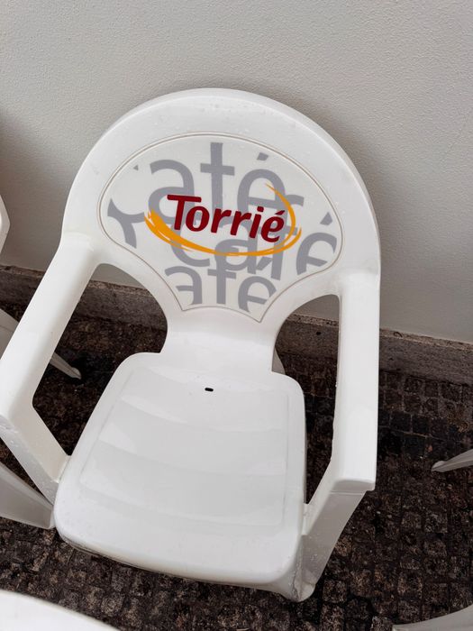 Cadeiras estão completamente novas!