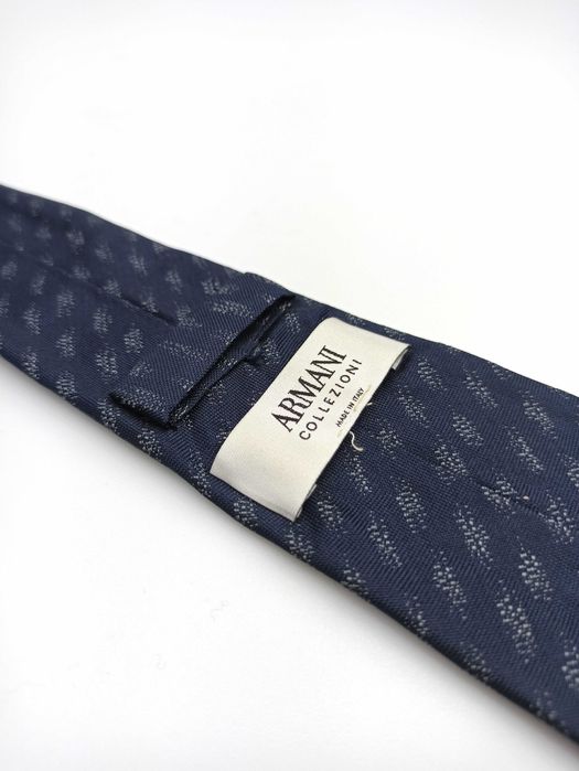 Armani wąski jedwabny krawat szary mpi132