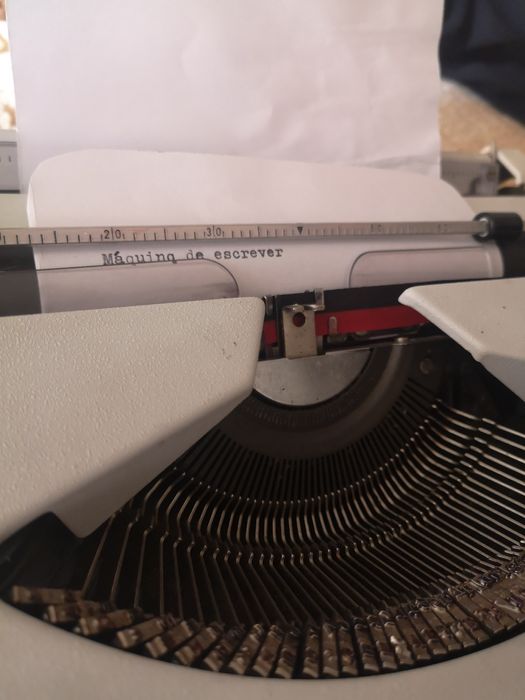 Máquina de Escrever Olympia Traveller de Luxe