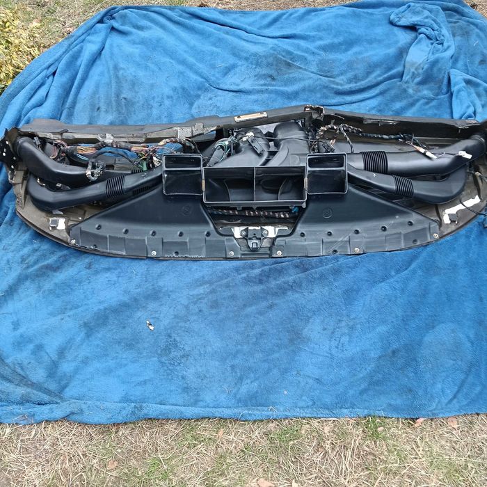 BMW e34  (1990) PULPIT .KONSOLA.Kokpit