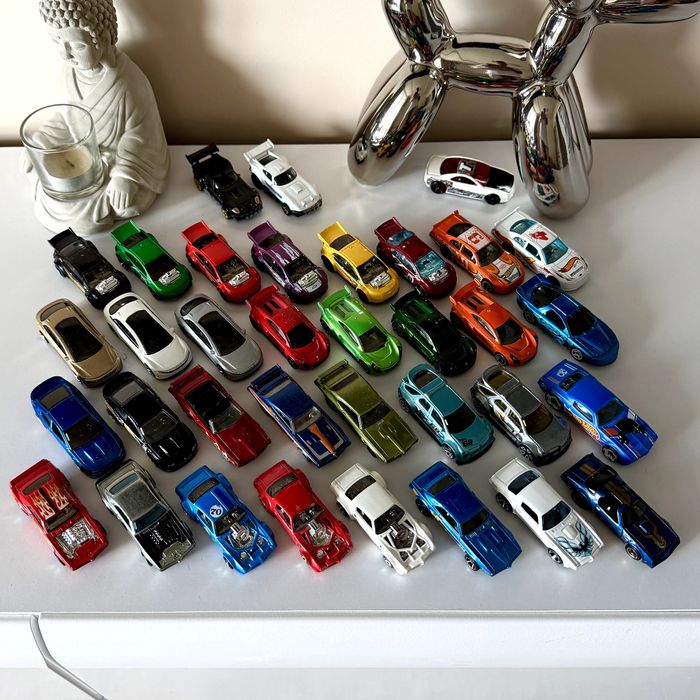 Hot Wheels DMC, Dodge, Camaro, Corvette,  Pontiac,  Volt, Mastretta