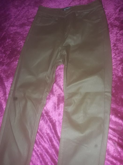 Vende se calças  Stradivarius