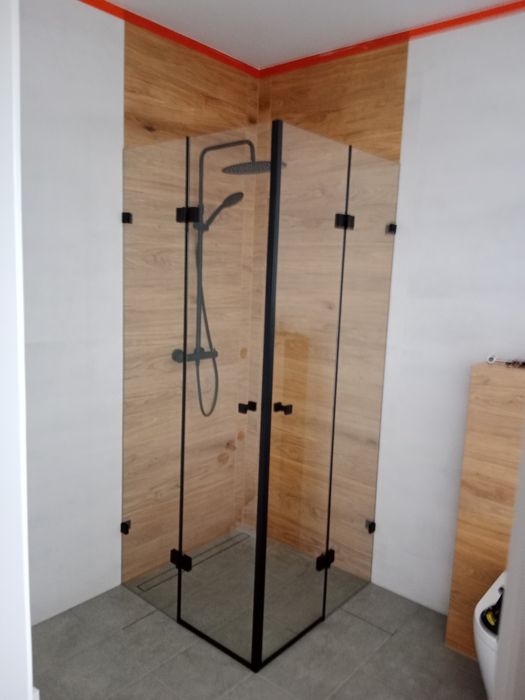 szklarz usługi szklarskie- panele szklane,lustra, kabiny prysznicowe