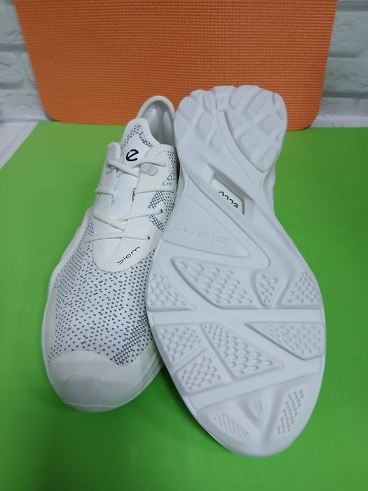 Кросівки жіночі повсякденні ECCO 8830720 Білий 41 ZW8869