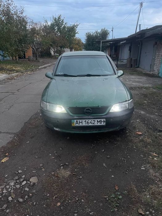 Продам Опель вектра б на ходу