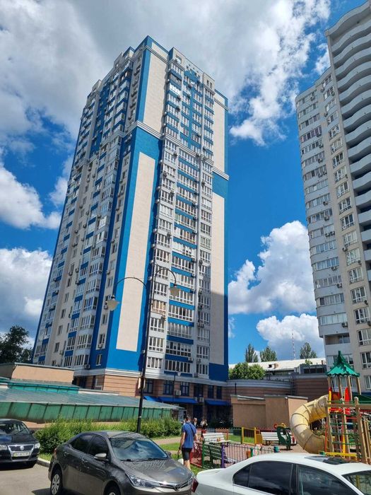 Продам 2 кім кв.вул. Сікорського 1 а ЖК Зелений острів 1