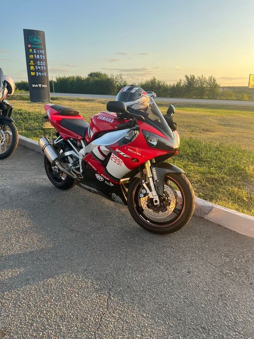 Продам Ямаха R1.