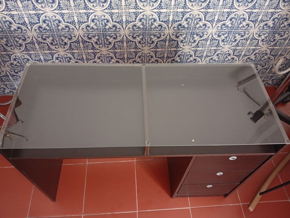 Glass-Top Desk64284164414083123