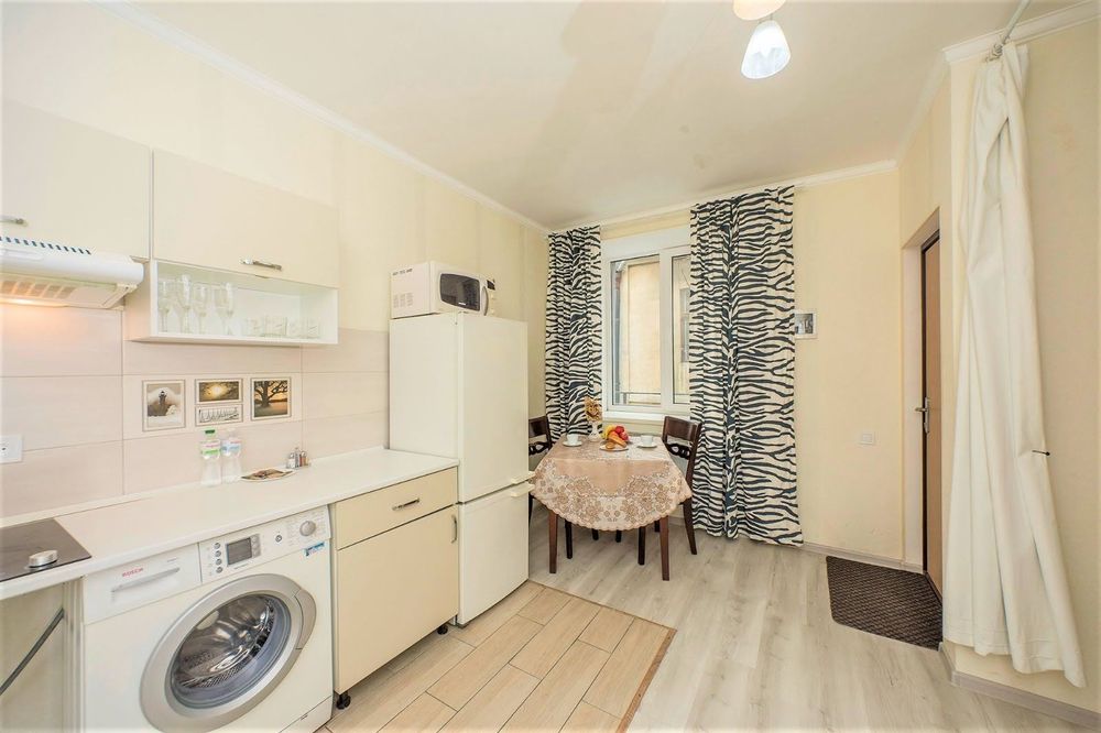 Центр, однокімнатна, роздільна, тривала аренда, 40 м.кв., будинок 2017