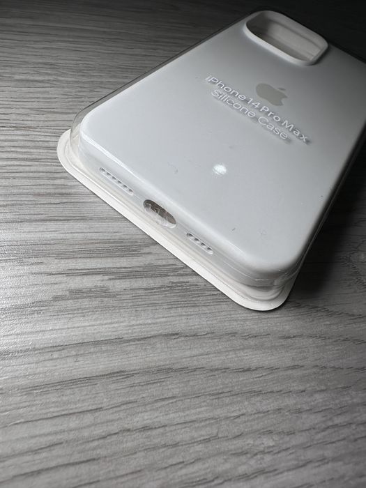 iPhone 14 Pro Max Case - New in Box64309722397571123