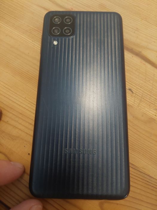 Samsung smartfon m12