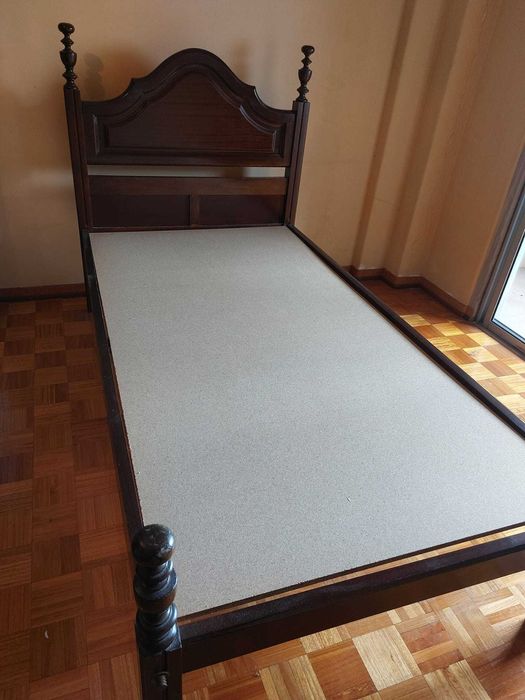 Mobiliário Quarto Duplo (Cama Individual + Mesinha Cabeceira + Cómoda)