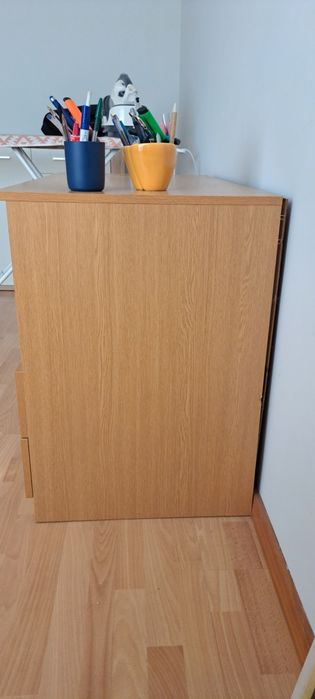 Secretária semi-nova