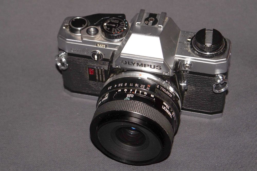 Olympus OM-10 + Zuiko 50 f/1.8 + Tamron 28 f/2.5