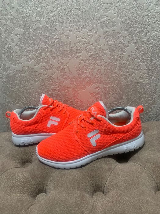 Жіночі кросівки FILA