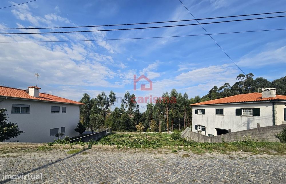 Lote de Terreno com 515m2 em Roriz, Santo Tirso — Roriz, Porto