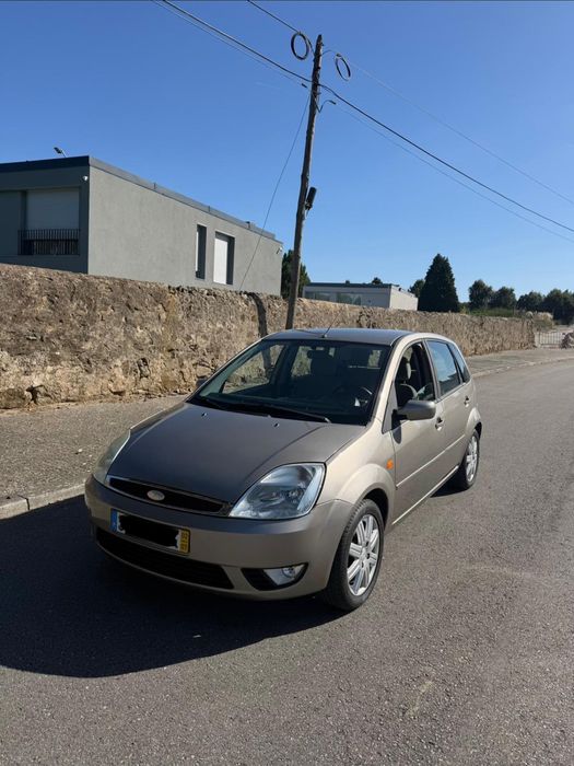 Ford fiesta 106 mil kms