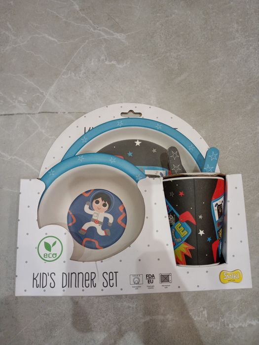 Zestaw Obiadowy Dla Dzieci Smiki kosmonauta, opalarka,koszulki,bateria