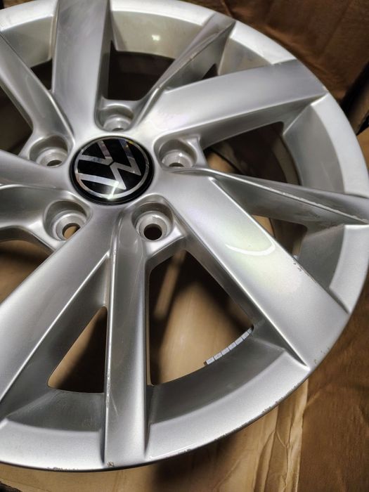 Felgi aluminiowe Oryginalne VW 15 5x112 Golf