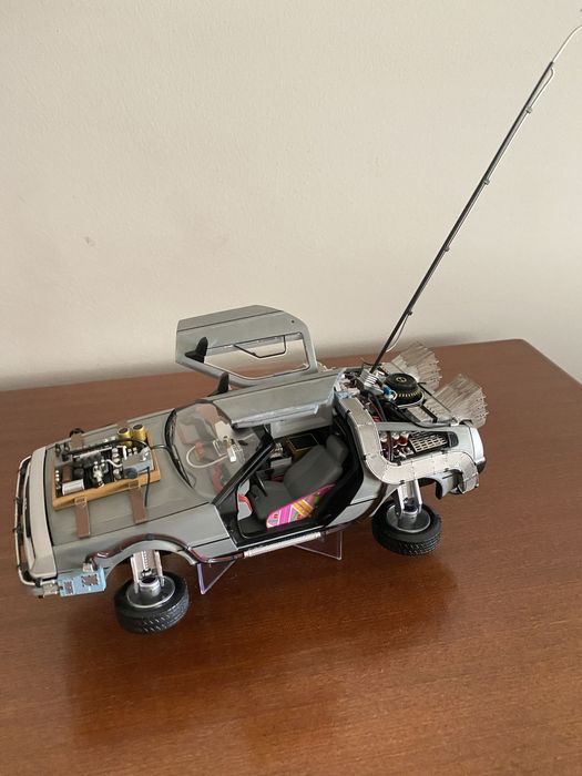 Hot toys Time machine 1/18