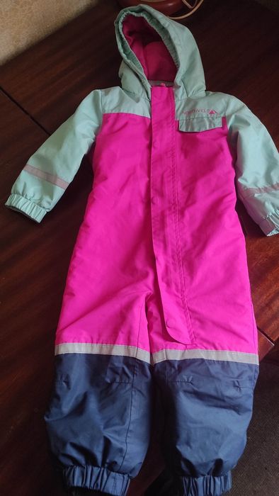 Дитячий комбінезон та жилетка