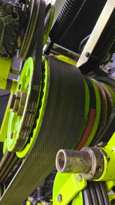 Комбайн зернозбиральний свіжопривезений mega claas