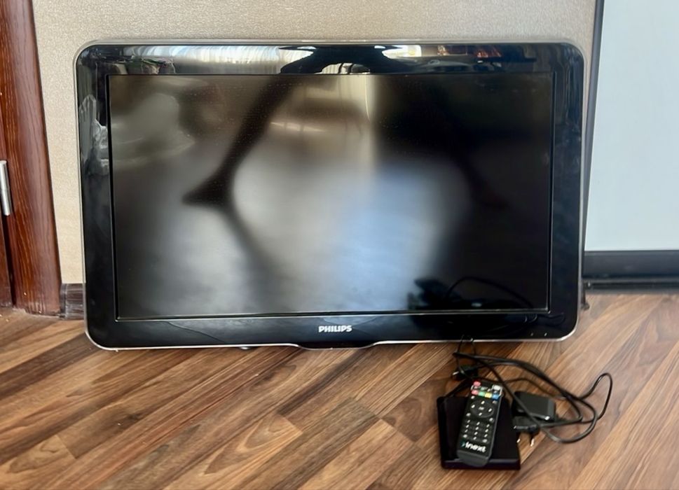 Телевізор Philips 32 (full hd)