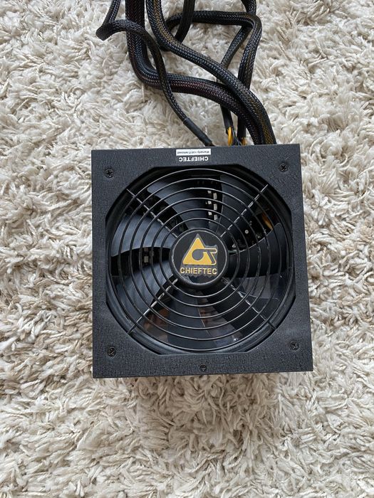 Блок живлення Chieftec 750w, 90% gold. На пломбах та гарантії