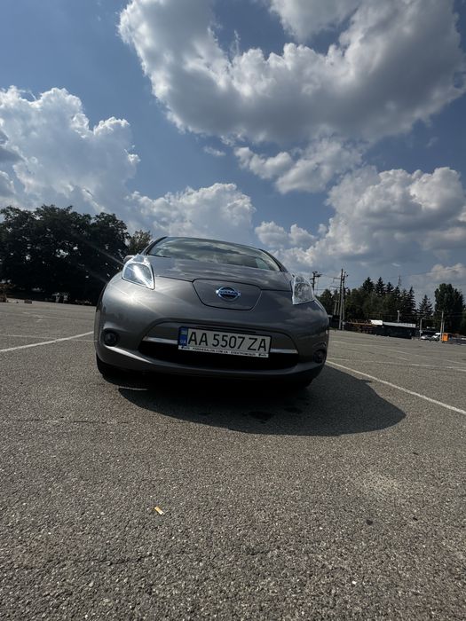 Продам Nissan Leaf 2016