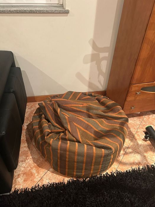 Aparador de sala com espelho