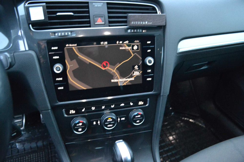 Фольксваген гольф 7 АЛЬТРАК мотіон повний  привід